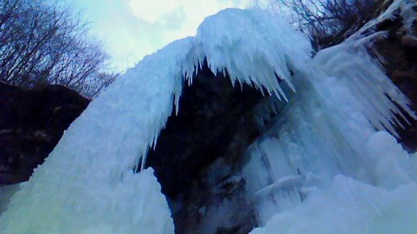 双翼の滝。　ここを登りました。