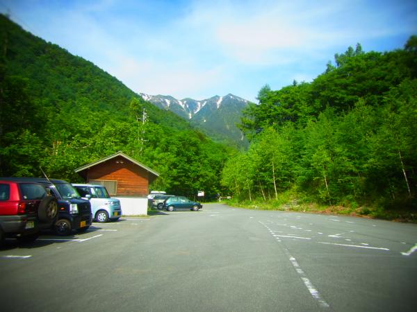 三股手前の駐車場。