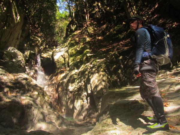 蛇谷は多くの滝場が続く明るい渓です