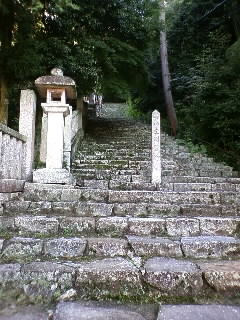 長命寺の登リ口の階段です