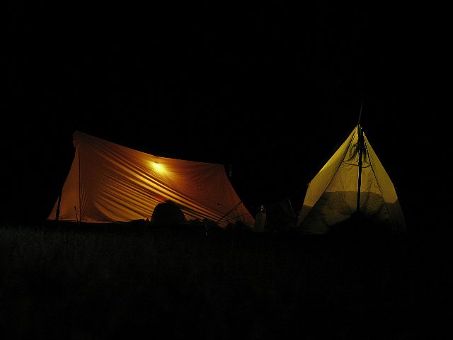 和佐又山キャンプ場の夜。満天の星でしたが冷え込みも満点。