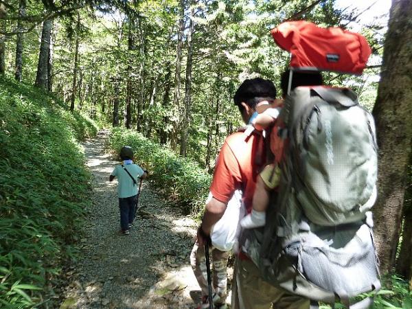 キャリーを使って親子登山