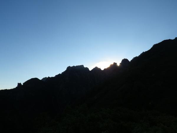 夜が明けてきました