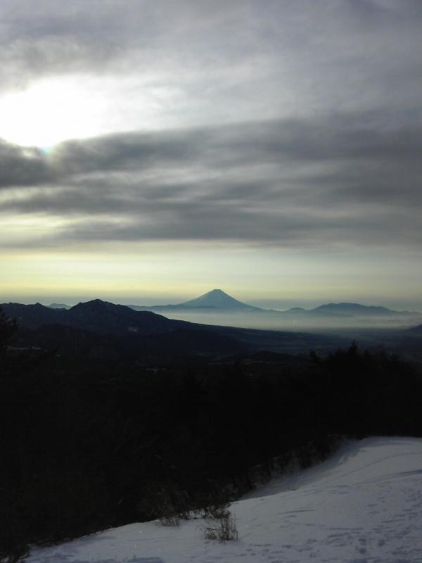 天ノ河原からの富士山。少し幻想的な感じ。