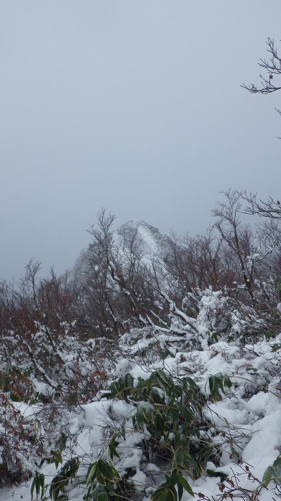 雁戸山。ここから蟻の戸渡りが始まります。