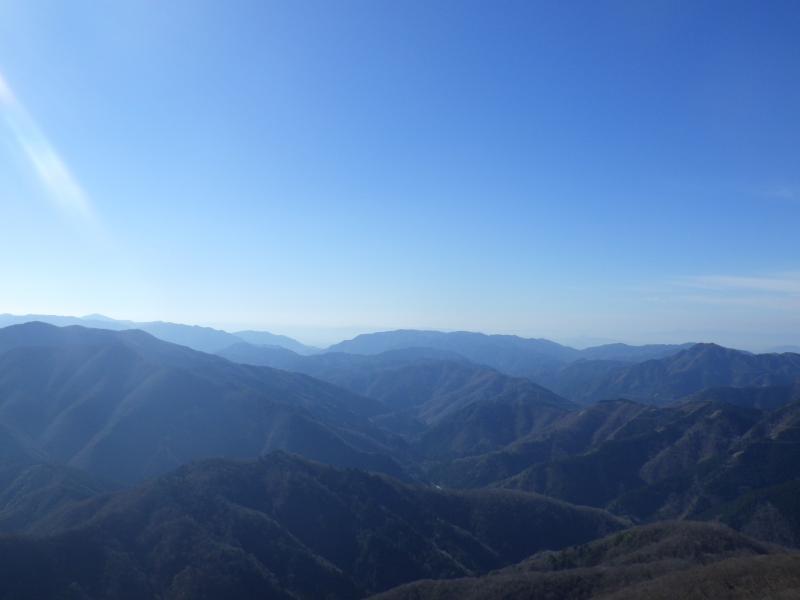 藤原岳山頂からの景色。360℃のパノラマです。