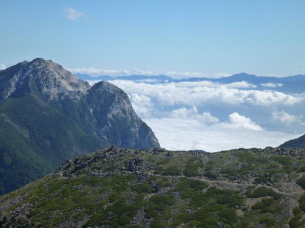 綺麗な雲海と岩