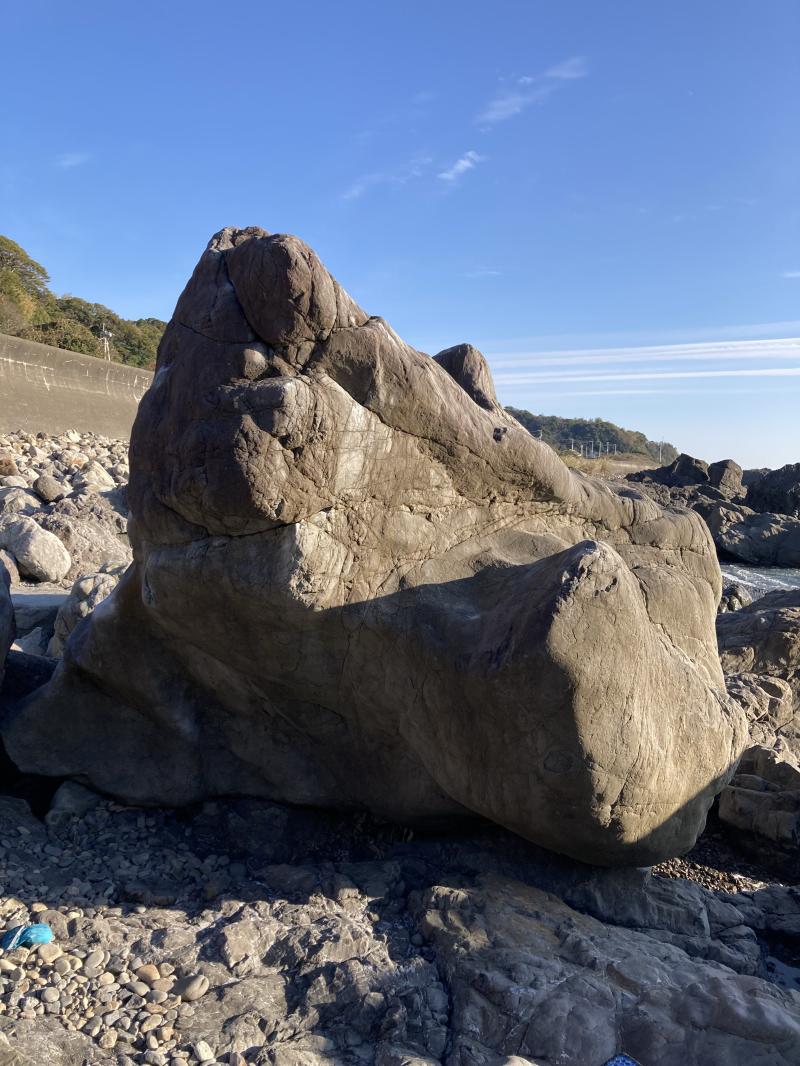 印象的なキューピー岩。