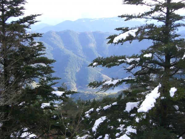 福知山方面も雪が残っているのがわかります