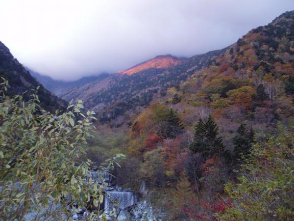 広河原より北岳山頂が見えません。