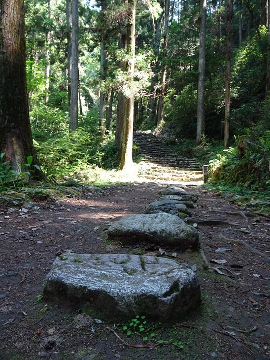 歴史登山、鳳来寺山へ