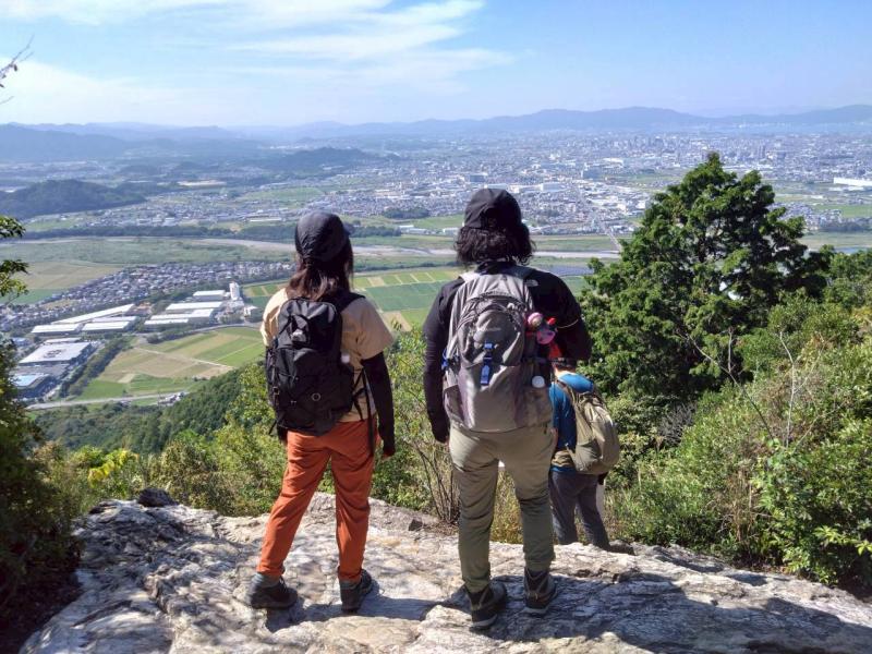 三上山、近江富士へ