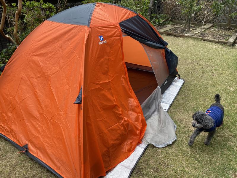 お庭 de テント張りました。