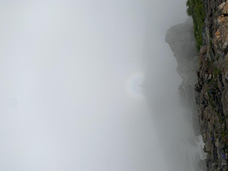 白馬岳山頂でブロッケン現象