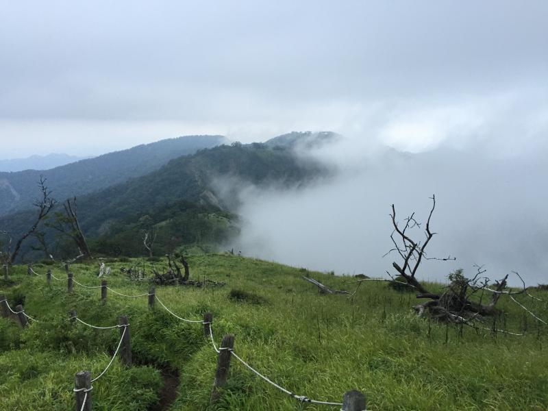 蛭ヶ岳から見る丹沢山方面の美しい景色
