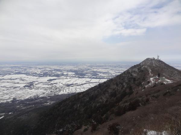 男体山も雪化粧してます