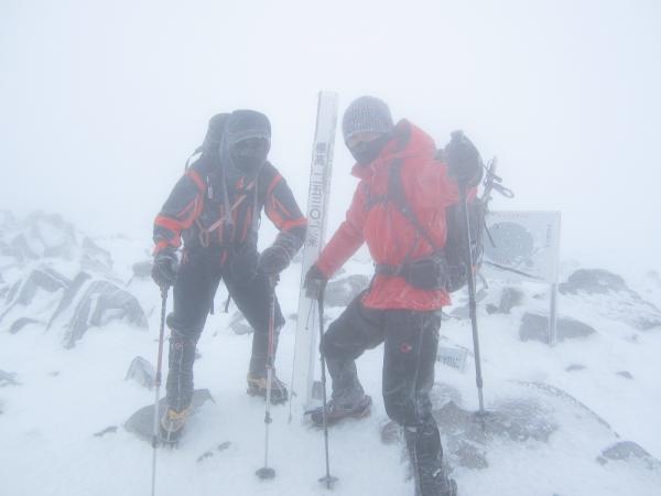 山頂では写真を取るのが精一杯でした