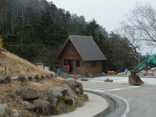 駐車場には綺麗なトイレが完備されています