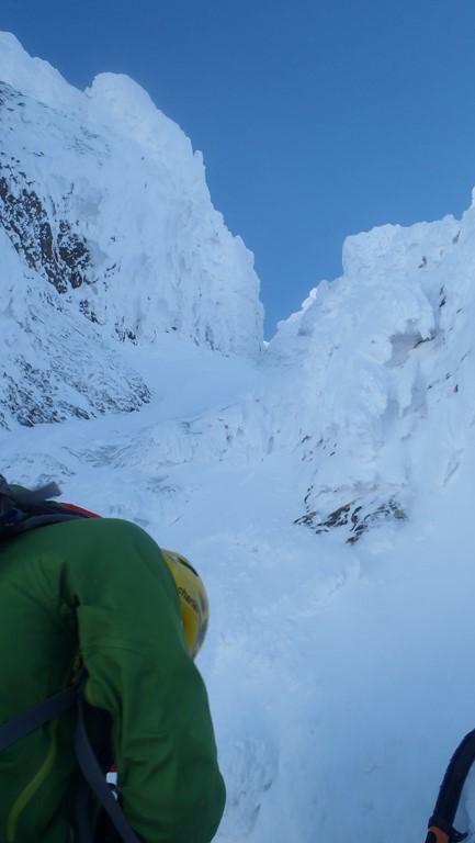 今年初山行は晴天の上ホロ 正面壁中央クーロアール 登山レポート 登山用品 アウトドア用品の専門店 好日山荘