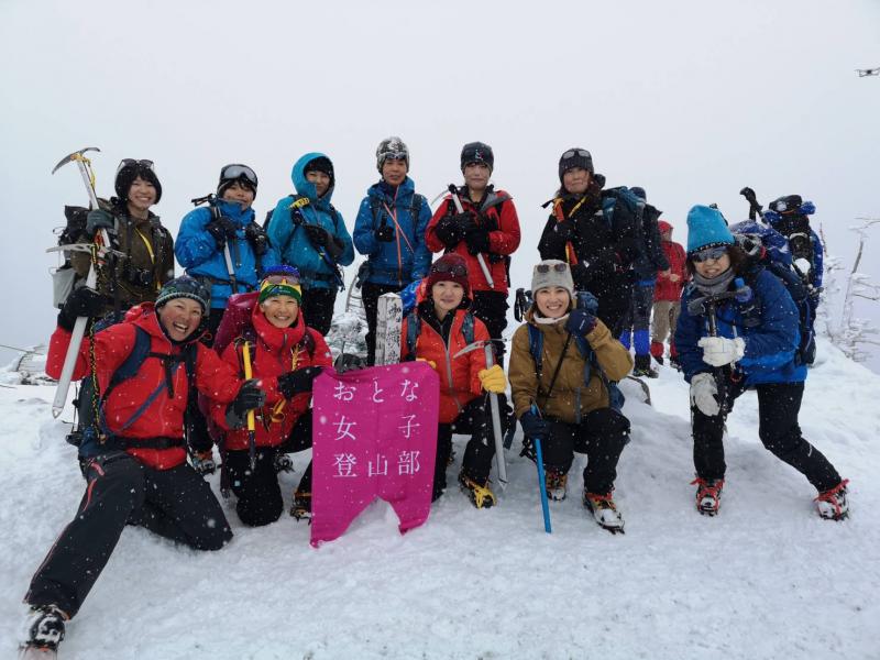 風が穏やかで無事に山頂で写真撮れました！