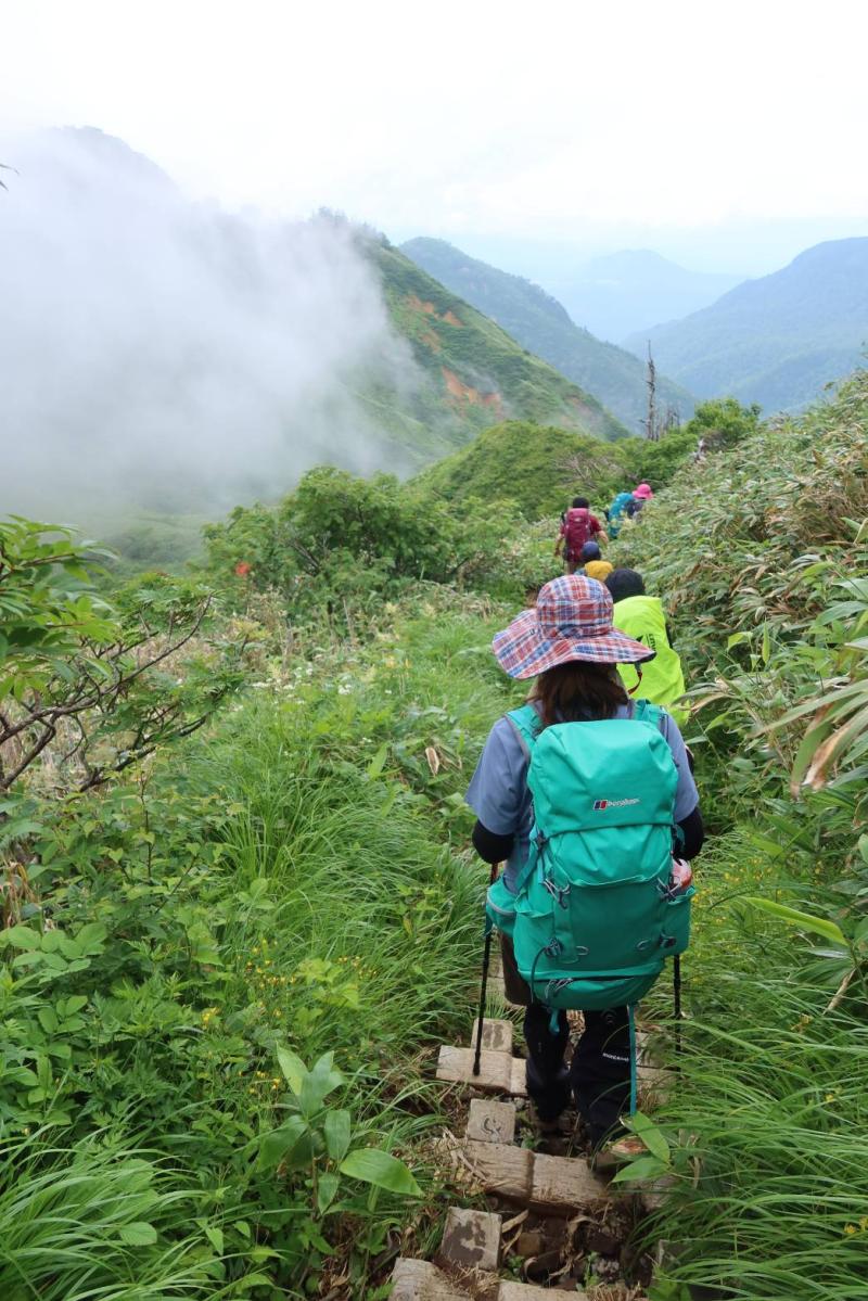 おとな女子登山部ツアー 奇跡の晴れ 高層湿原と山小屋ゆったりプランで行く苗場山 登山レポート 登山用品 アウトドア用品の専門店 好日山荘