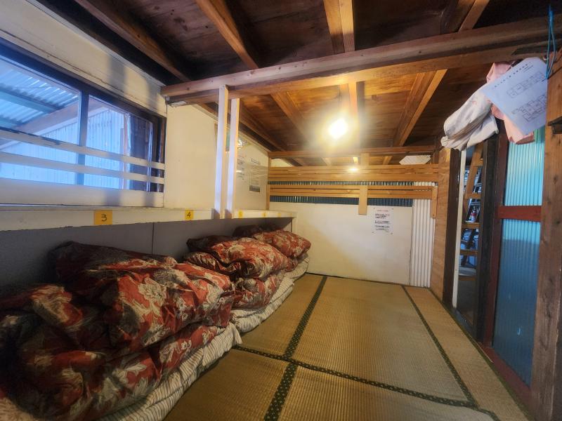 寝床は快適。即効寝落ちできます。