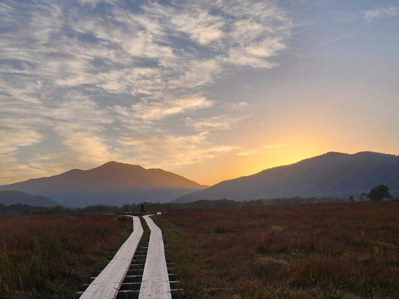 至仏山と秋の落陽。
