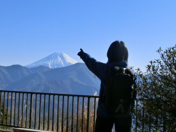 展望台　南側からの富士山。今日も凛としたお姿。