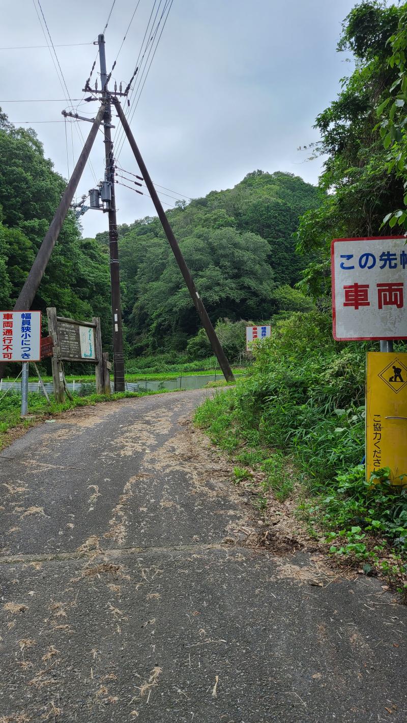 車止めのところに駐車スペースあります