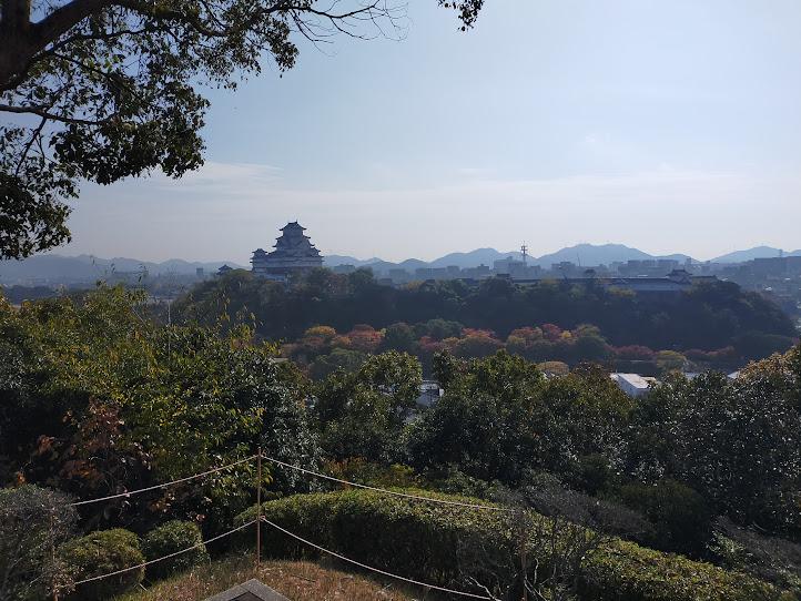 山頂。姫路城が綺麗に見えます