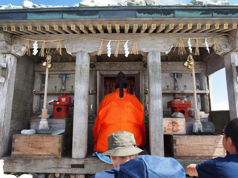 雄山神社で安全登山祈願