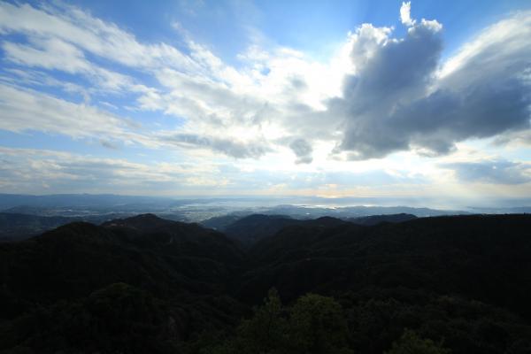 三星山付近の岩峰からの眺望。見事。