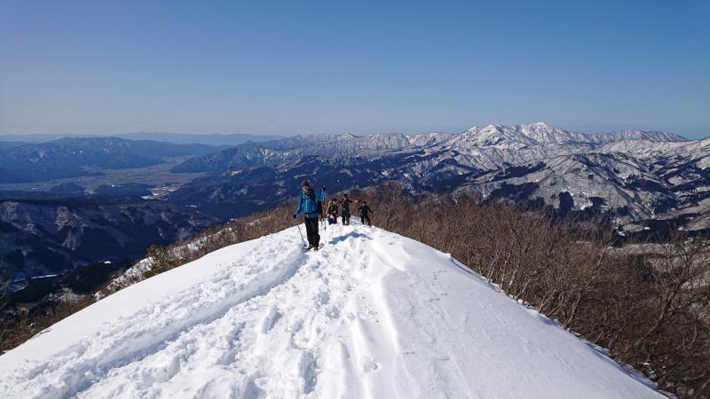 山頂手前コブ振り返って