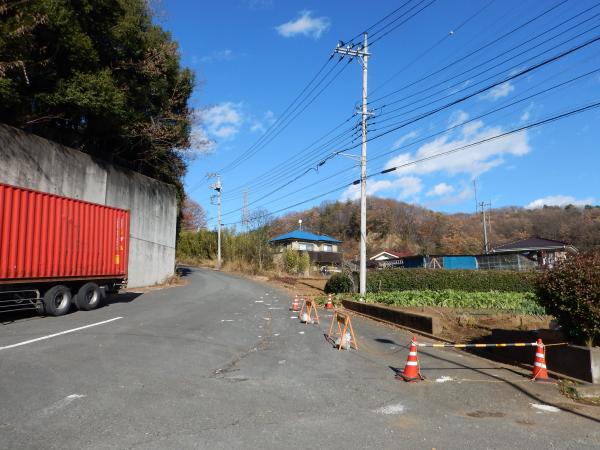 登山口です。国道411満地トンネルのすぐそばです