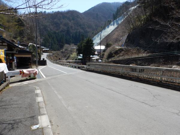 藤倉の集落。ここまでバスが来ます。