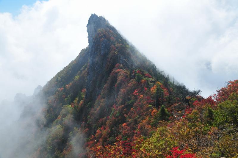 石鎚山山頂はもうすぐ紅葉の見ごろです！