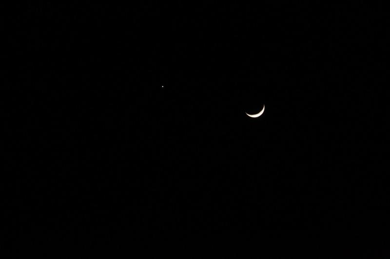 月齢4の細い月と宵の明星