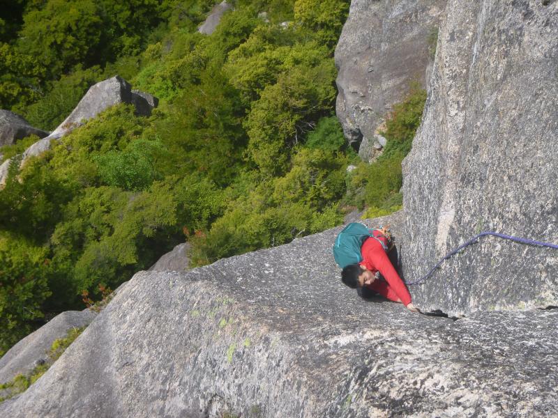 吸い込まれるように決まるハンドジャム