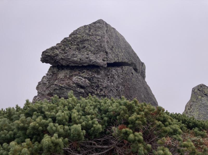 当別岳ピーク付近の岩。