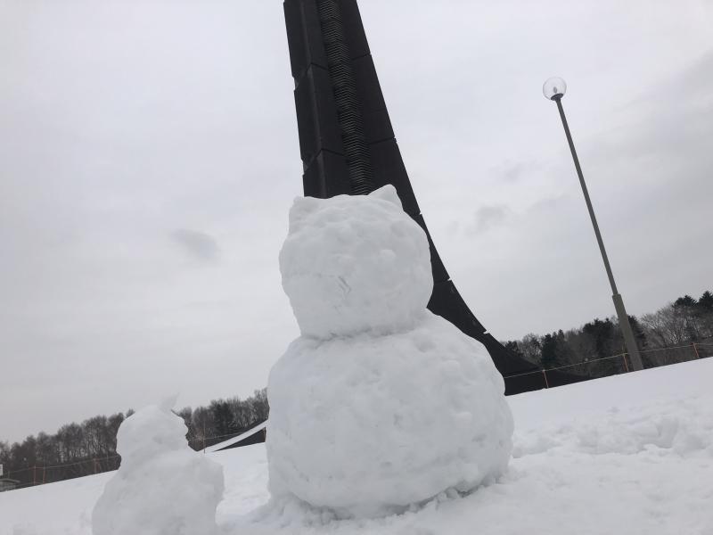 本日も雪だるま発見。