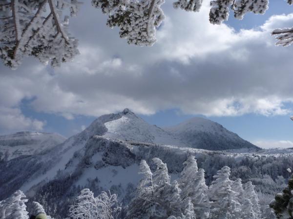 登頂目指す天狗岳
