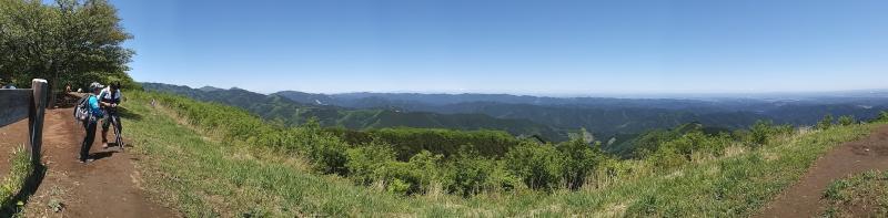 山頂でパノラマ撮影してみました